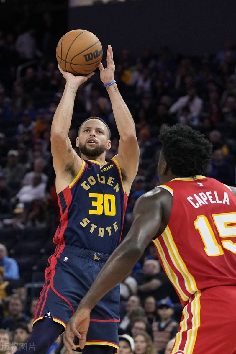 九游娱乐-老鹰前途光明！，库里新星出色防守表现突出赛场气氛高涨(库里woe)