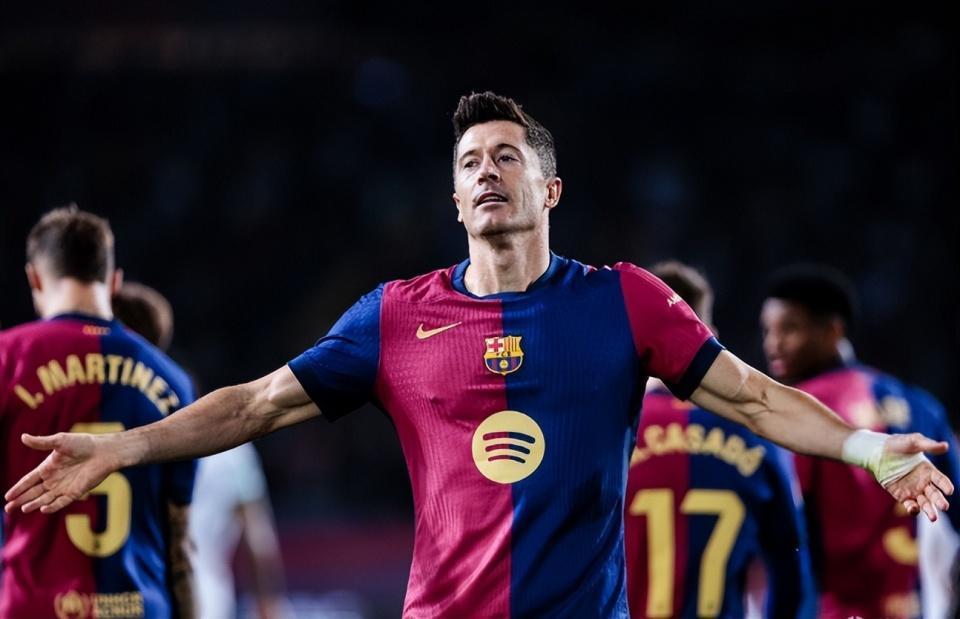 九游娱乐-关于莱万多夫斯基连续五场比赛得分超过突破纪录，西班牙队挑战极限！的信息